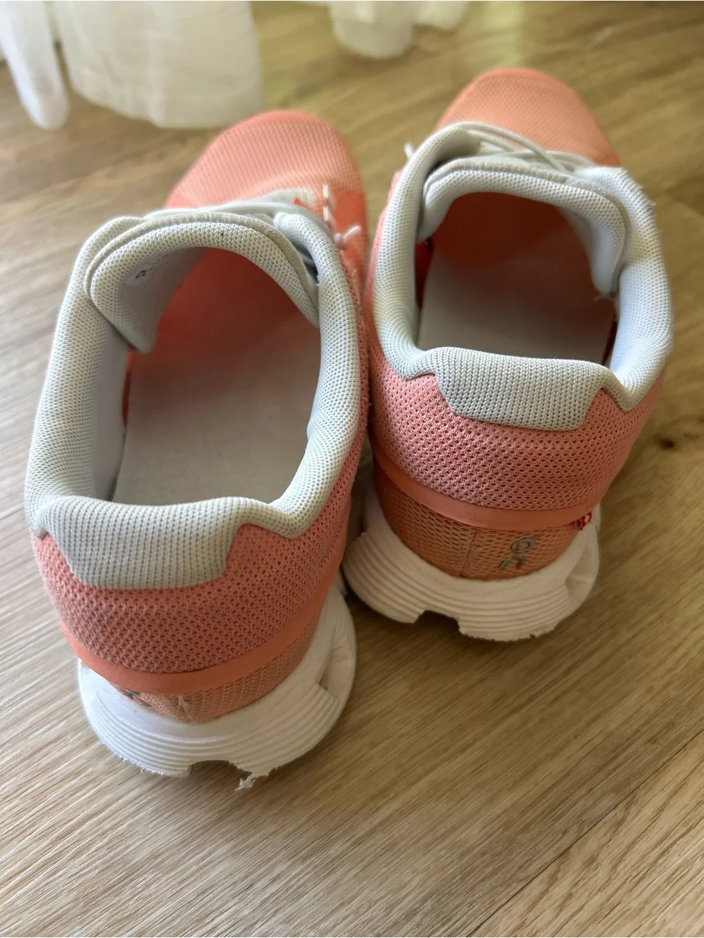 On Cloud 5 Running Shoe (Women)
FLAMINGO/PEARL, Size 8 - Picture 4 of 11